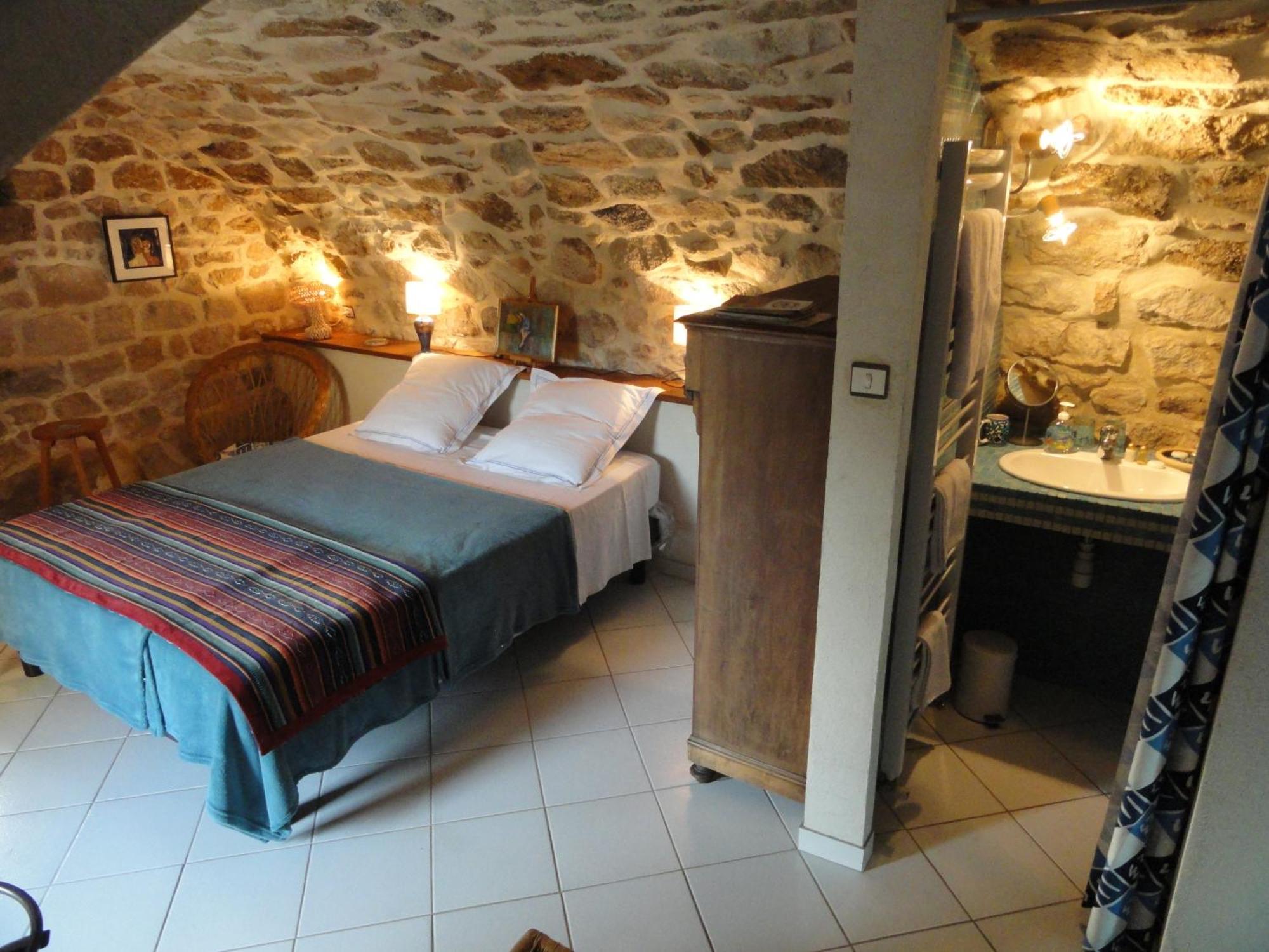 Chambre d'hôtes Au creux du Chambon Joyeuse Quarto foto